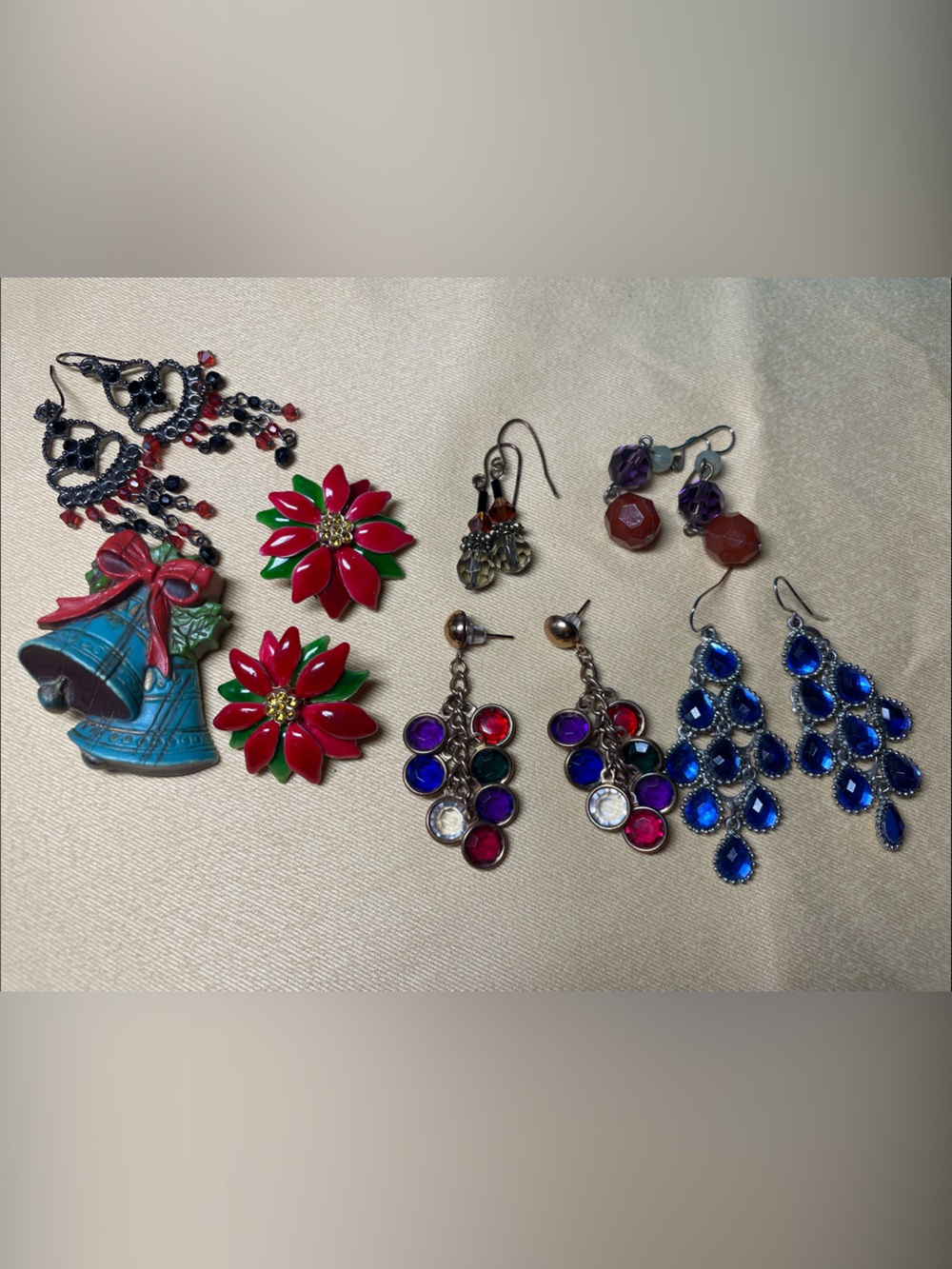 Assorted Jewelry Festive Holiday Theme 6 earrings 1 Brooch